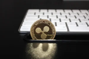 리플(XRP) 코인의 6월 급격한 하락세를 나타내는 가격 등락 차트 그래프